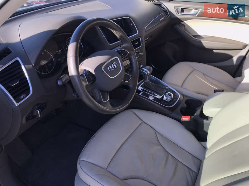 Позашляховик / Кросовер Audi Q5 2015 в Луцьку