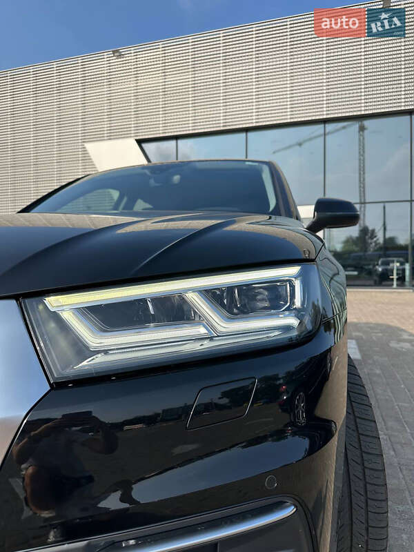 Позашляховик / Кросовер Audi Q5 2019 в Львові