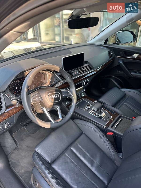 Позашляховик / Кросовер Audi Q5 2019 в Львові