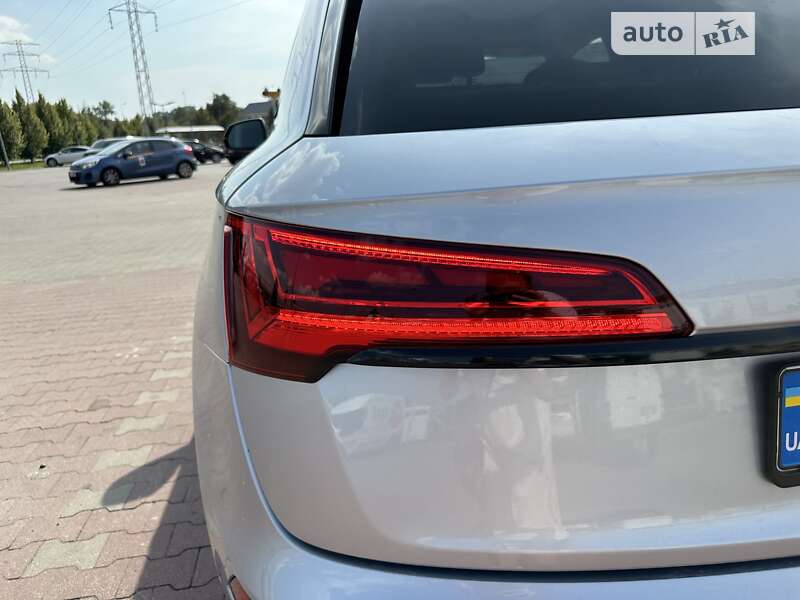 Внедорожник / Кроссовер Audi Q5 2021 в Киеве