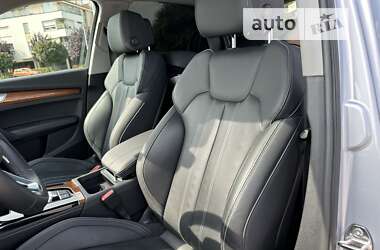 Внедорожник / Кроссовер Audi Q5 2021 в 