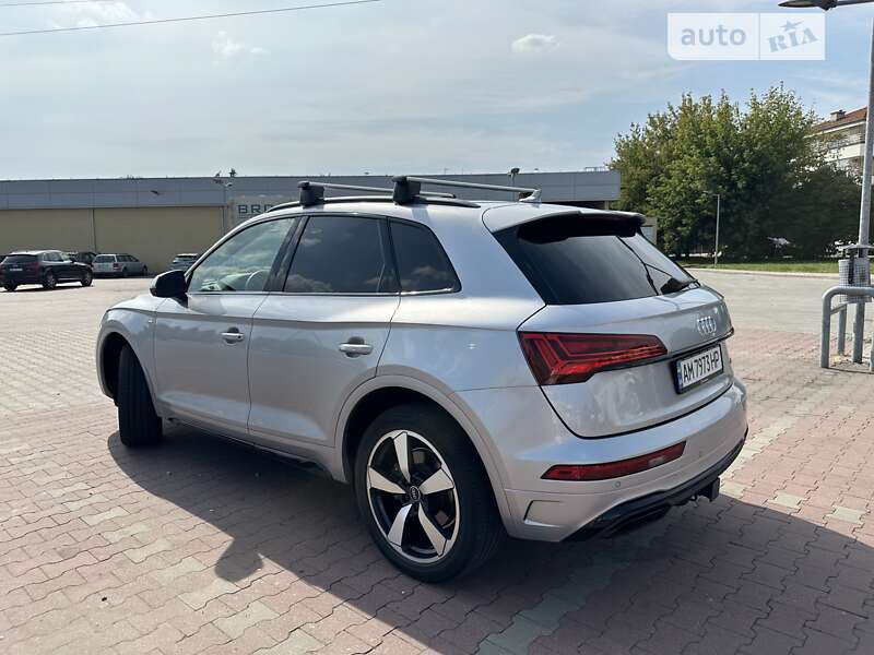 Внедорожник / Кроссовер Audi Q5 2021 в Киеве