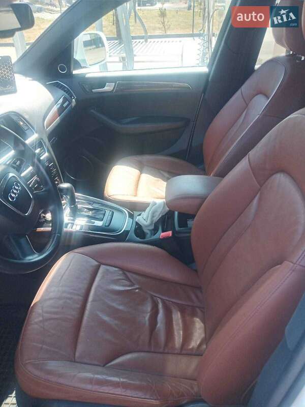 Внедорожник / Кроссовер Audi Q5 2010 в Николаеве