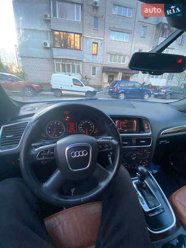 Внедорожник / Кроссовер Audi Q5 2010 в Николаеве