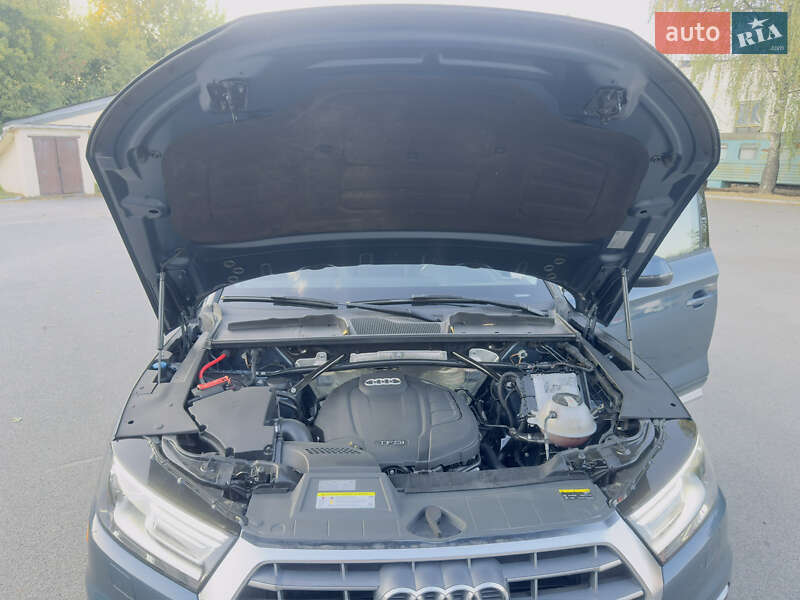 Позашляховик / Кросовер Audi Q5 2018 в Лубнах