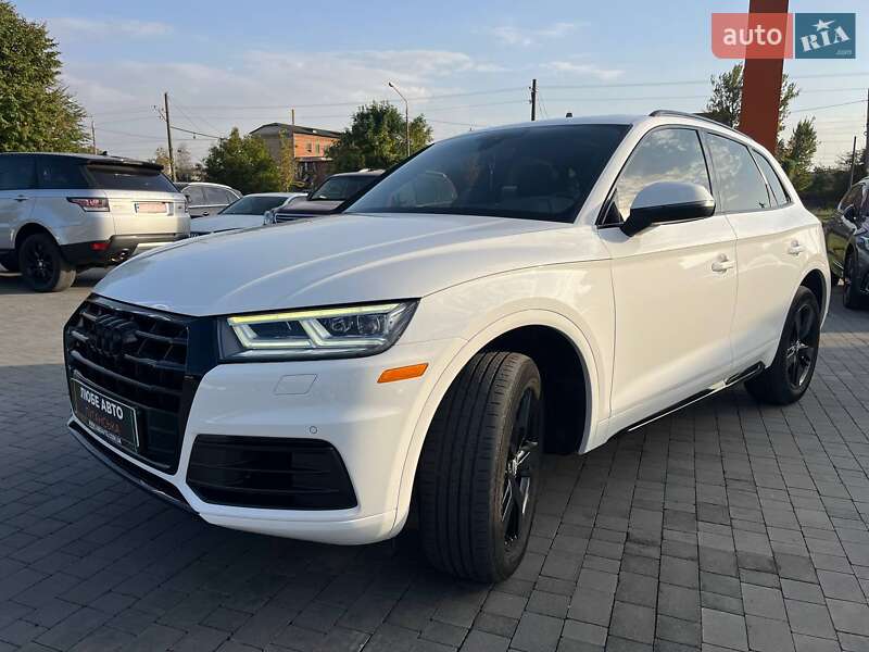 Позашляховик / Кросовер Audi Q5 2017 в Львові