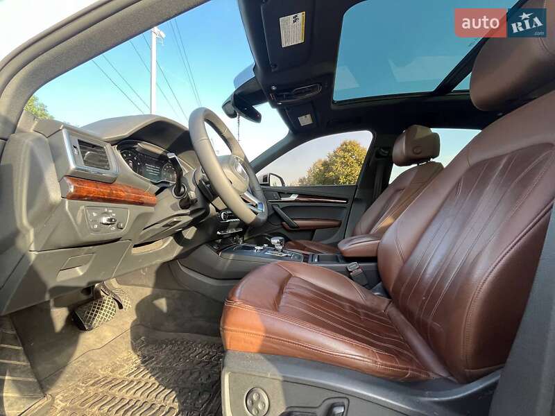 Позашляховик / Кросовер Audi Q5 2017 в Львові