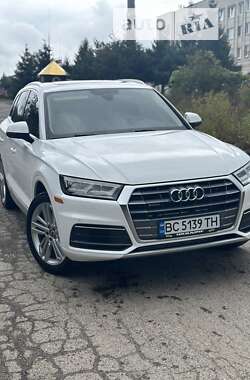 Позашляховик / Кросовер Audi Q5 2017 в Львові