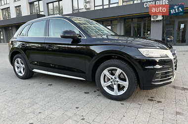 Внедорожник / Кроссовер Audi Q5 2017 в 