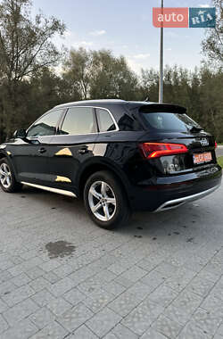 Внедорожник / Кроссовер Audi Q5 2017 в 