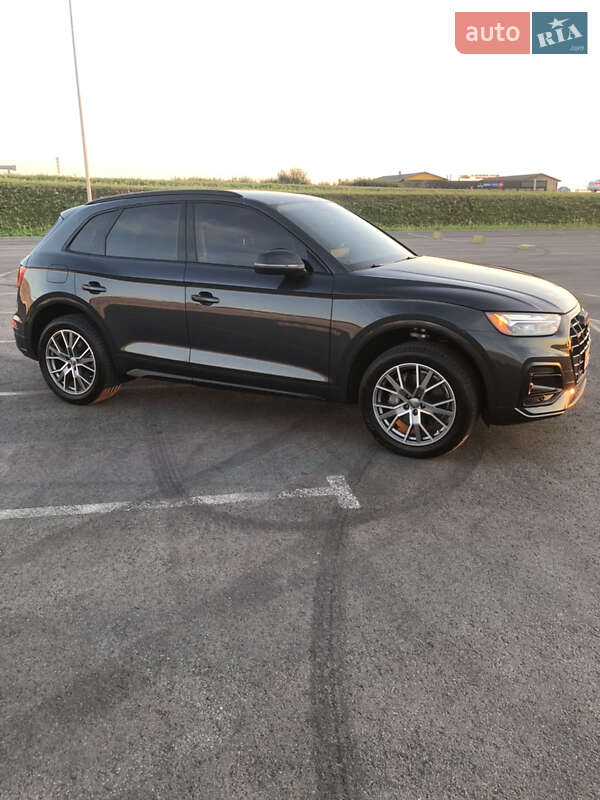 Позашляховик / Кросовер Audi Q5 2021 в Львові