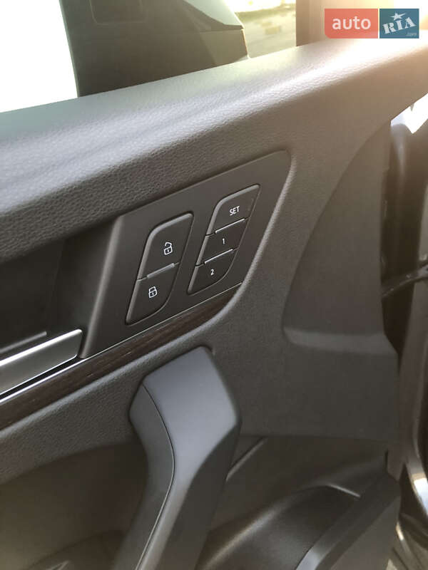 Позашляховик / Кросовер Audi Q5 2021 в Львові