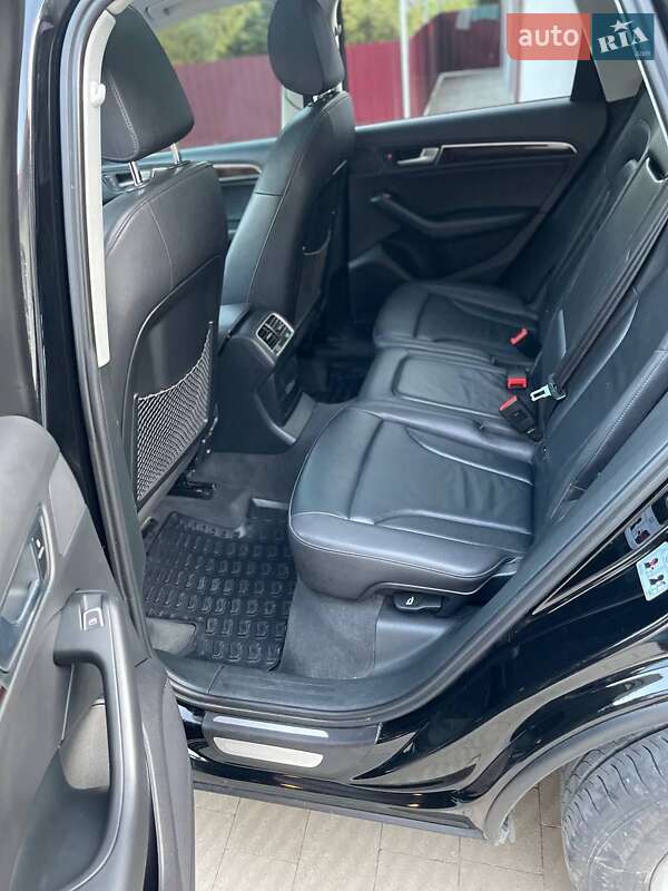 Внедорожник / Кроссовер Audi Q5 2015 в Почаеве