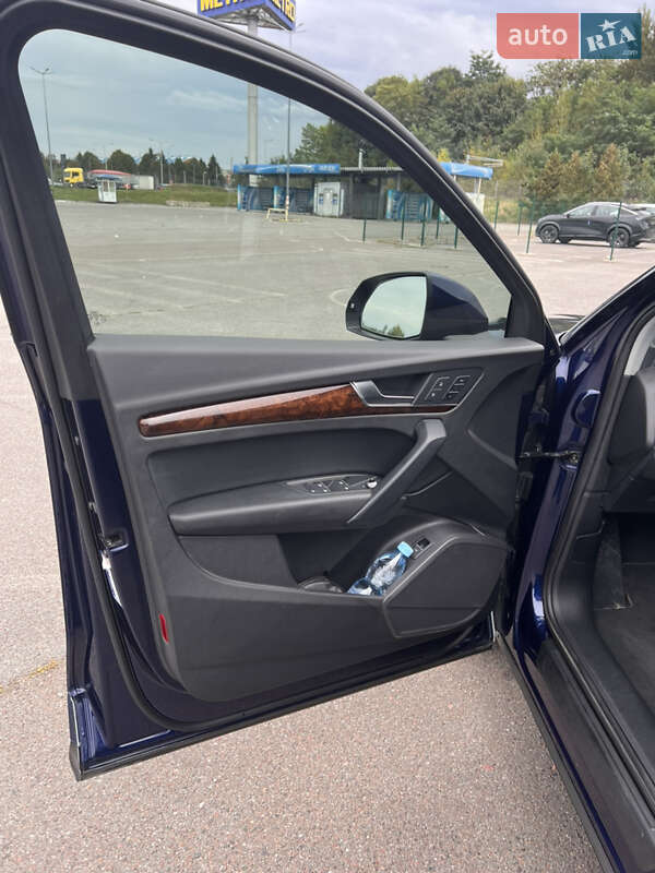 Позашляховик / Кросовер Audi Q5 2018 в Львові