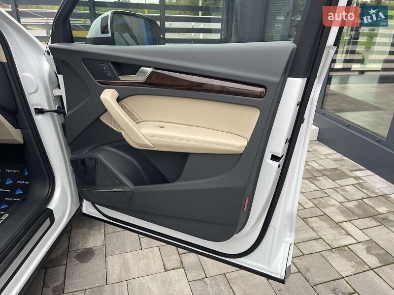 Внедорожник / Кроссовер Audi Q5 2019 в Ровно