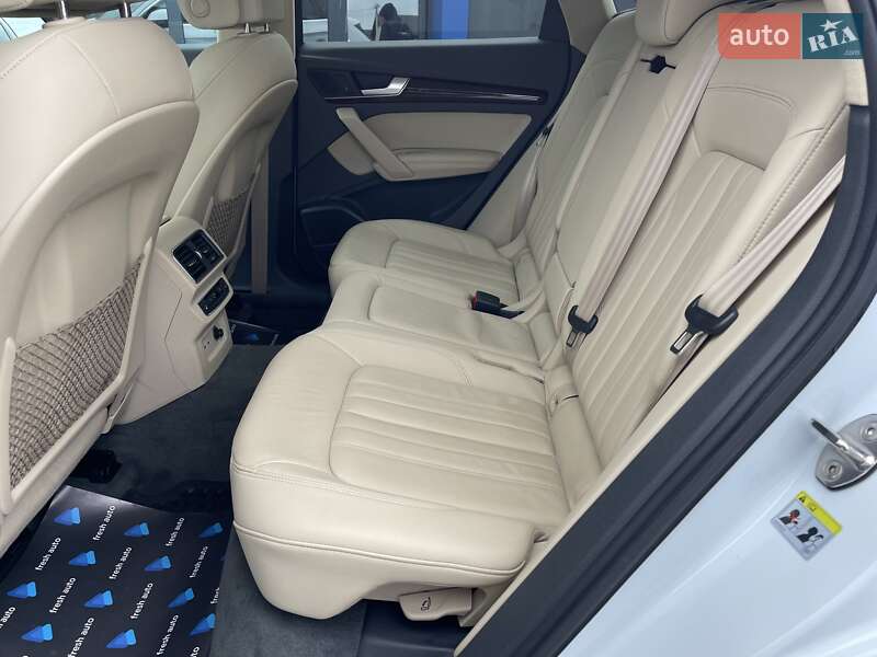 Внедорожник / Кроссовер Audi Q5 2019 в Ровно