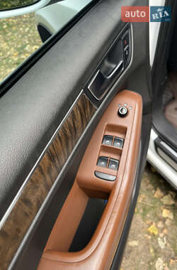 Внедорожник / Кроссовер Audi Q5 2009 в 