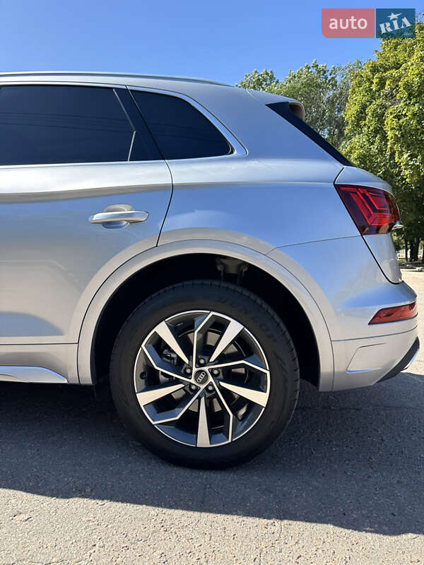 Позашляховик / Кросовер Audi Q5 2021 в Кропивницькому