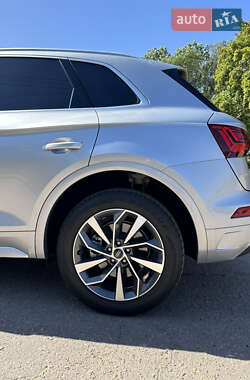 Внедорожник / Кроссовер Audi Q5 2021 в 