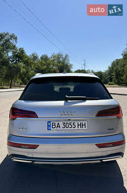 Внедорожник / Кроссовер Audi Q5 2021 в 
