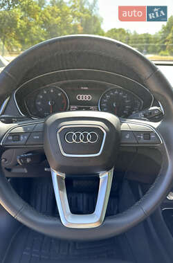 Внедорожник / Кроссовер Audi Q5 2021 в 