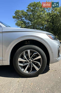 Внедорожник / Кроссовер Audi Q5 2021 в 