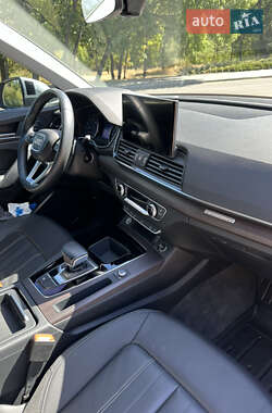 Внедорожник / Кроссовер Audi Q5 2021 в 