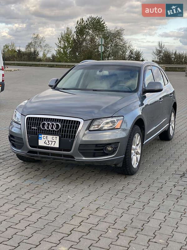Внедорожник / Кроссовер Audi Q5 2011 в Черновцах