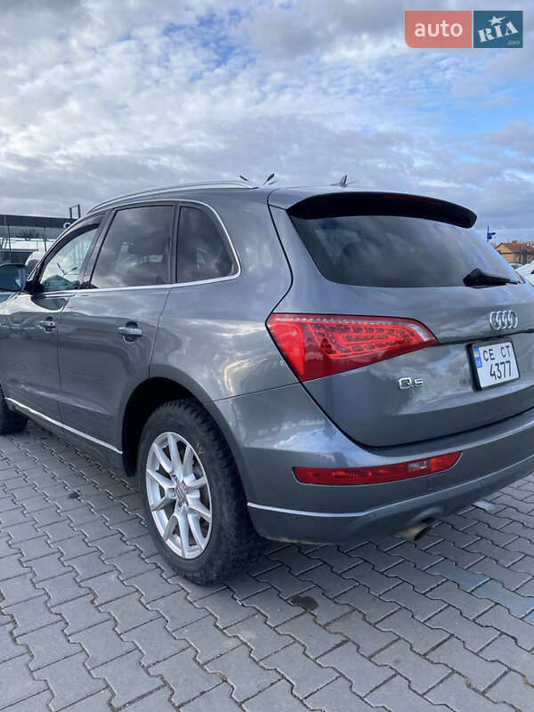 Внедорожник / Кроссовер Audi Q5 2011 в Черновцах