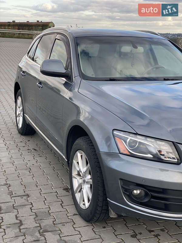 Внедорожник / Кроссовер Audi Q5 2011 в Черновцах