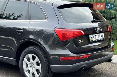 Внедорожник / Кроссовер Audi Q5 2010 в 