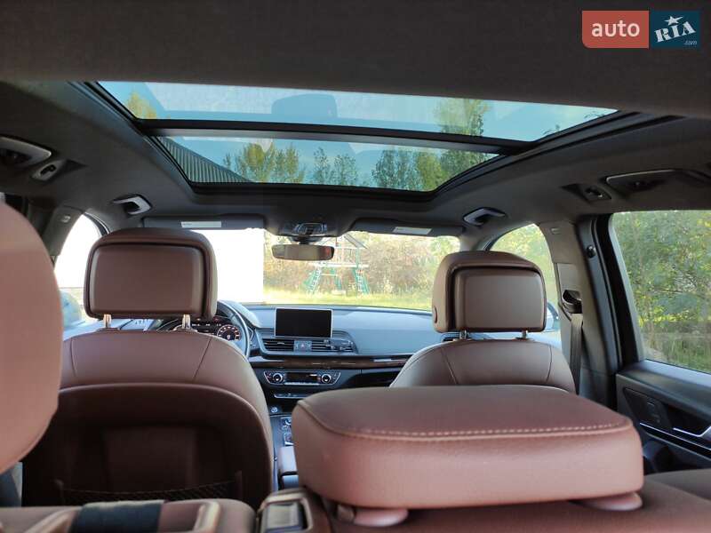 Внедорожник / Кроссовер Audi Q5 2020 в Нововолынске