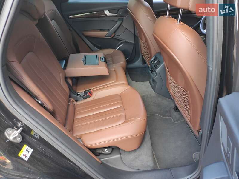 Внедорожник / Кроссовер Audi Q5 2020 в Нововолынске
