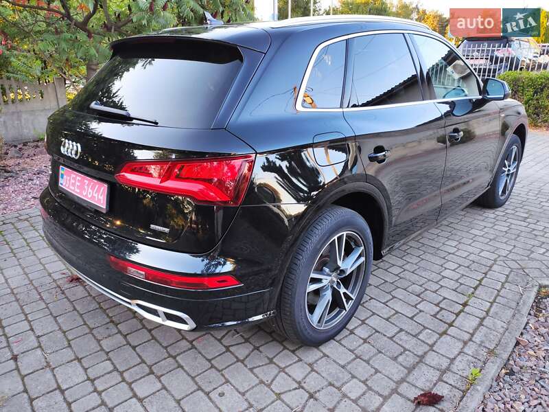 Внедорожник / Кроссовер Audi Q5 2020 в Нововолынске