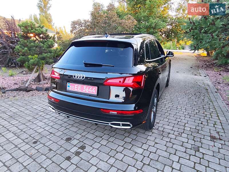 Внедорожник / Кроссовер Audi Q5 2020 в Нововолынске