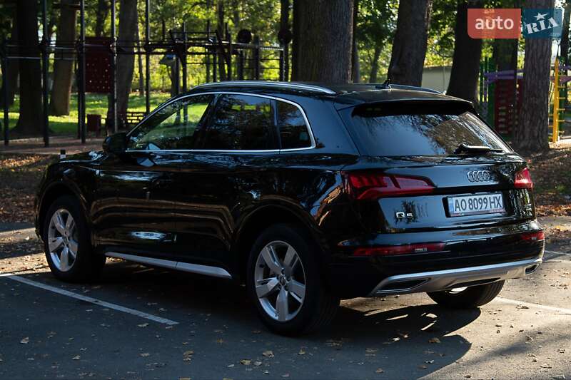 Внедорожник / Кроссовер Audi Q5 2018 в Ужгороде