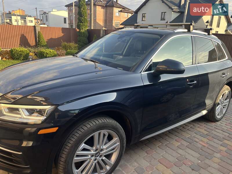 Позашляховик / Кросовер Audi Q5 2017 в Львові