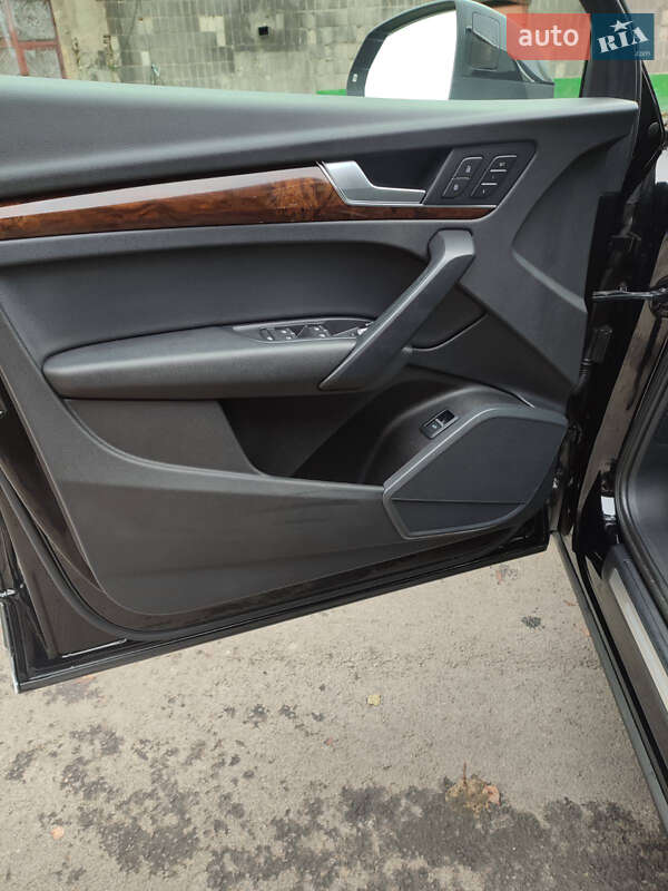 Внедорожник / Кроссовер Audi Q5 2018 в Корце