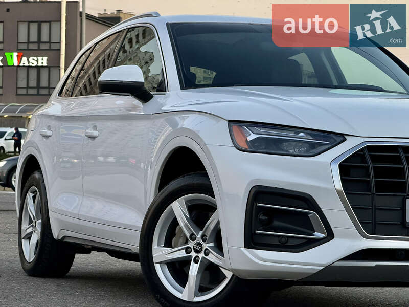 Внедорожник / Кроссовер Audi Q5 2021 в Киеве
