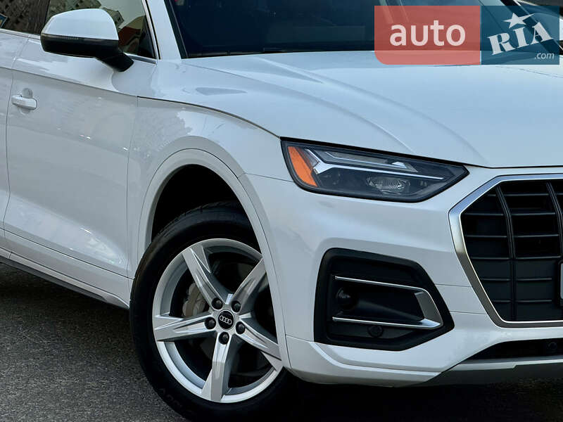 Внедорожник / Кроссовер Audi Q5 2021 в Киеве