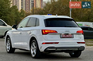 Внедорожник / Кроссовер Audi Q5 2021 в Киеве