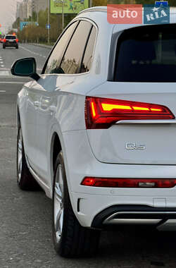 Внедорожник / Кроссовер Audi Q5 2021 в Киеве