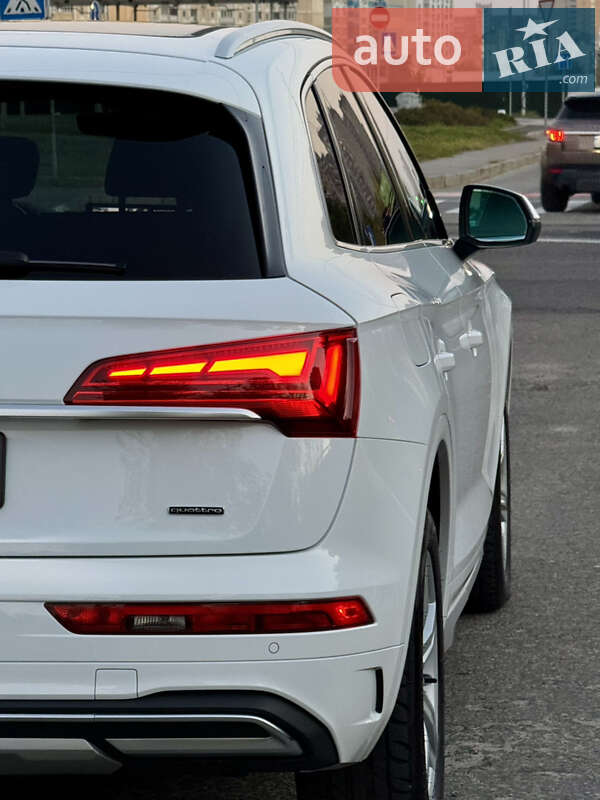 Внедорожник / Кроссовер Audi Q5 2021 в Киеве