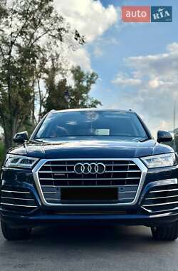 Внедорожник / Кроссовер Audi Q5 2018 в 