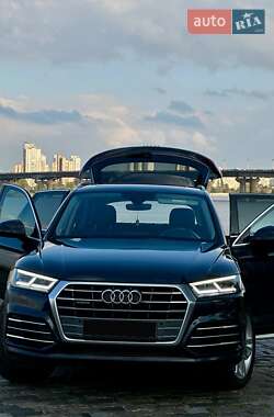 Внедорожник / Кроссовер Audi Q5 2018 в 
