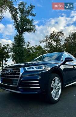 Внедорожник / Кроссовер Audi Q5 2018 в 