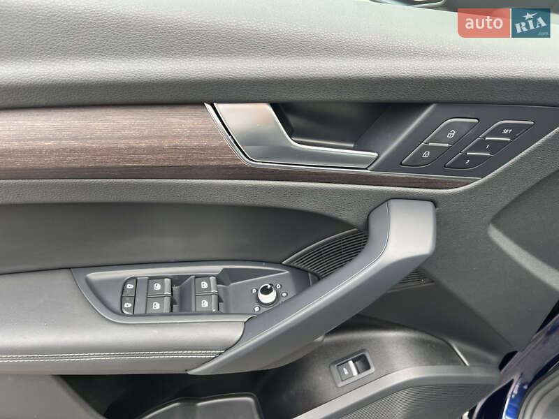 Позашляховик / Кросовер Audi Q5 2022 в Києві