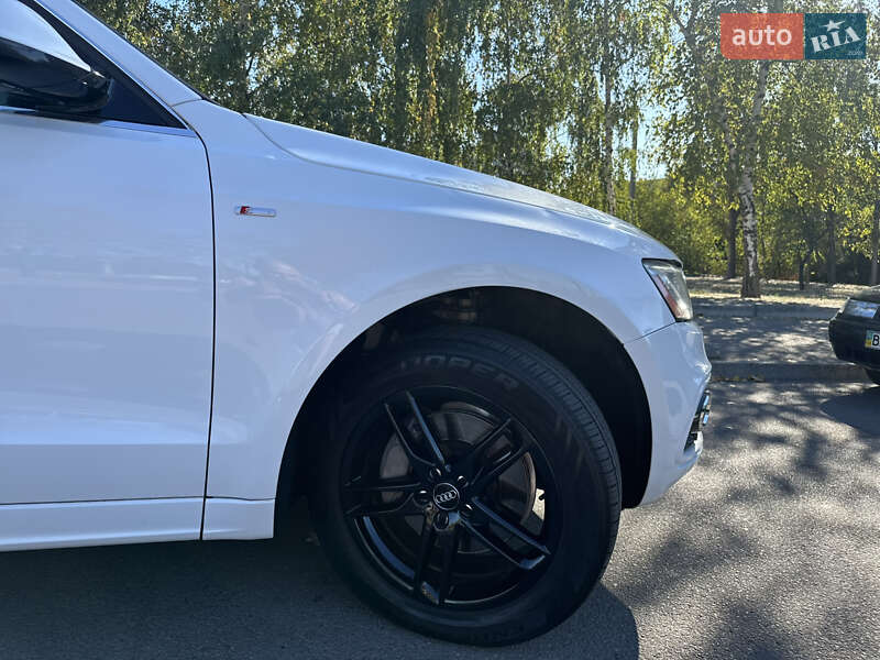Внедорожник / Кроссовер Audi Q5 2015 в Днепре