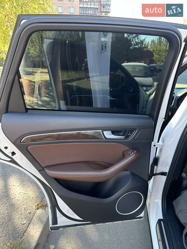 Внедорожник / Кроссовер Audi Q5 2015 в Днепре