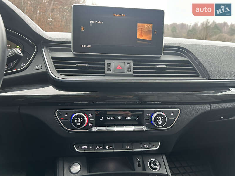 Внедорожник / Кроссовер Audi Q5 2017 в Долине